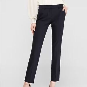 Columnist Mid Rise Ankle Pant in Black